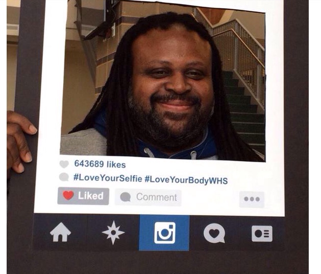 Bear smiles in giant Instagram frame on #LoveYourSelfieDay 