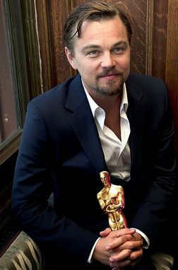 Leonardo Dicaprio wins his first Oscar!