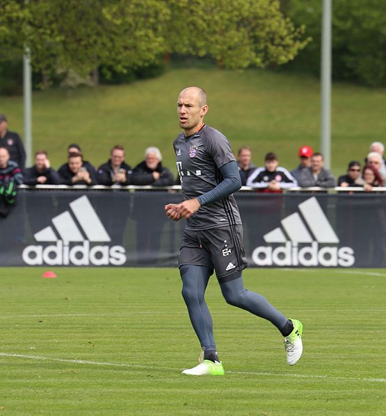 Robben in training. 
Photo found at https://tinyurl.com/y8aqy97z