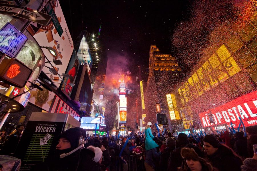 The ball dropping on New Years Eve is when 2018 officially begins. Photo found at: http://bit.ly/2zbftmr.