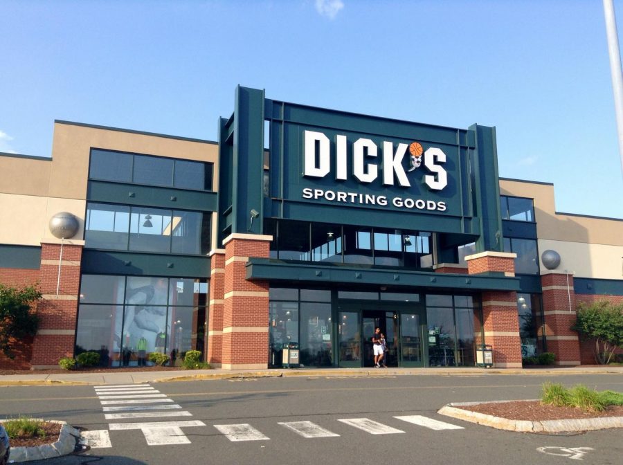 Dicks Sporting Goods Takes Assault Rifles off Counter